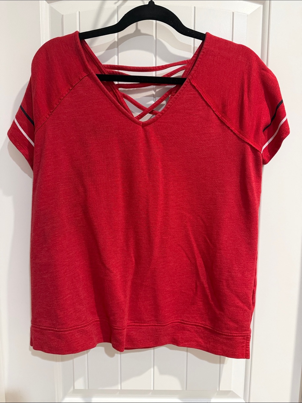 Maurices Red Crisscross V-Neck Short Sleeve Tee